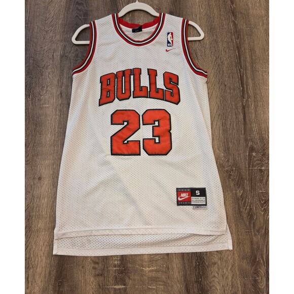 Nike Michael Jordan's Bulls Basketball Jersey - Picture 1 of 1